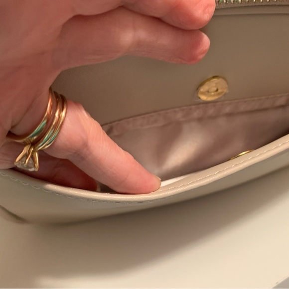 Joy & Iman RFID Crossbody Bag - Picture 8 of 16